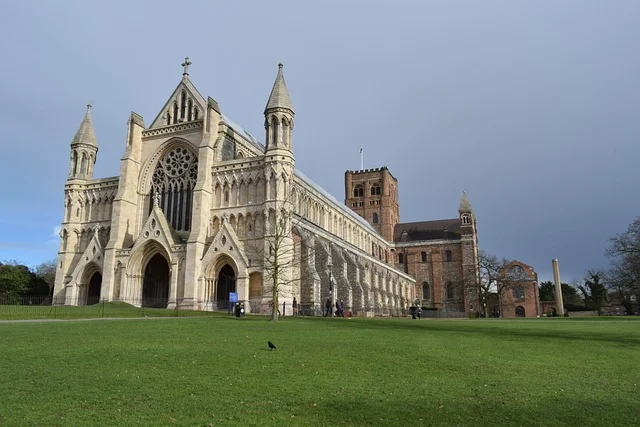 st-albans-g429819bb3_640 (1)